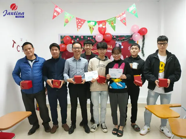Cuộc thi “Amazing Christmas” được các tập thể lớp tại Jaxtina tham gia sôi nổi