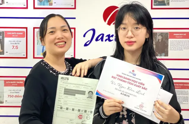 "CON NHÀ NGƯỜI TA" CỦA JAXTINA ENGLISH: VŨ NGỌC ĐAN LINH 6.5 IELTS 1 dan-linh-duoc-gia-dinh-ung-ho-het-minh-va-so-diem-dat-chuan-xet-dai-hoc-6.5-ielts