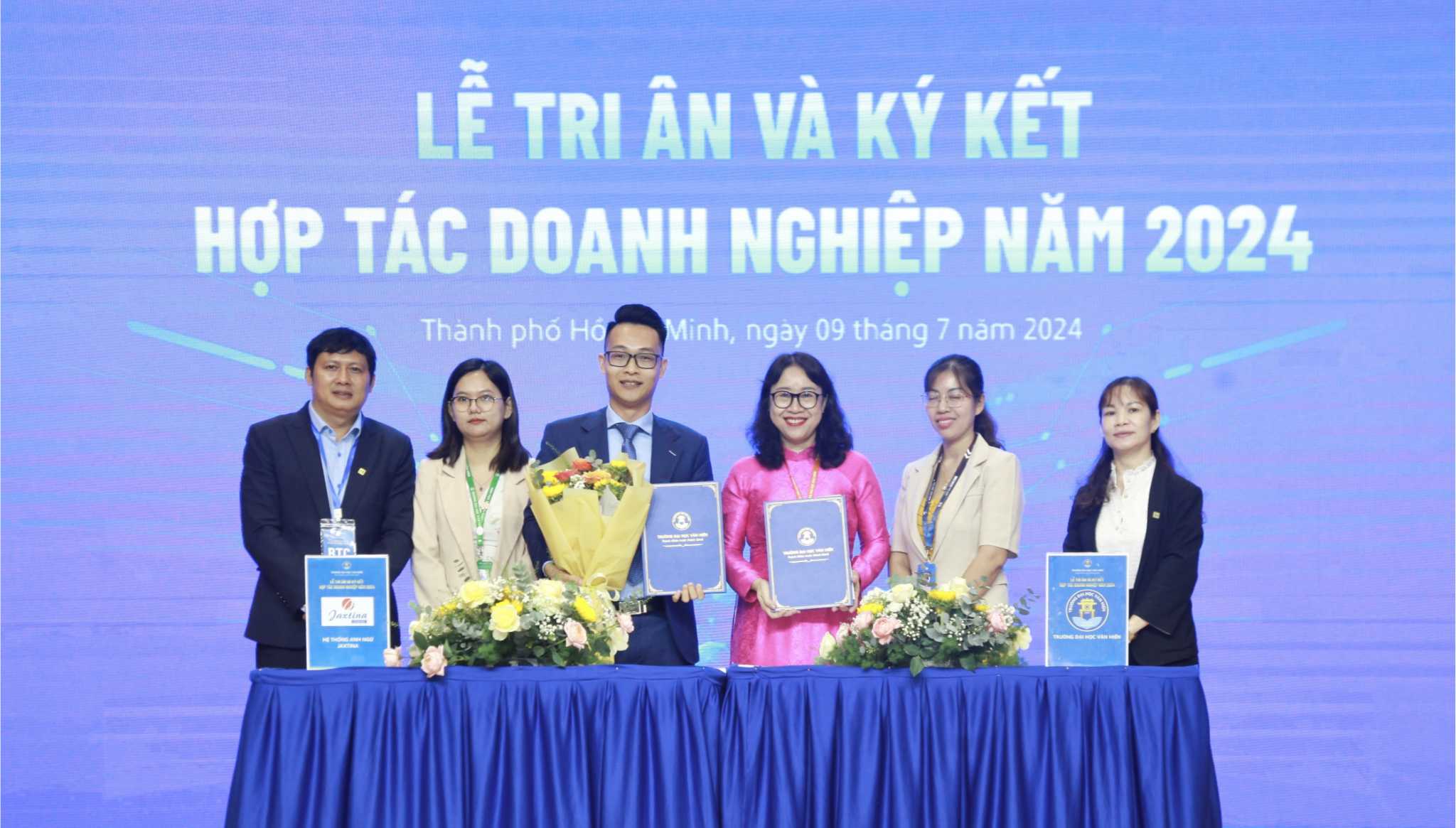 Lễ ký kết hợp tác giữa Hệ thống Anh ngữ Jaxtina và Trường Đại học Văn Hiến
