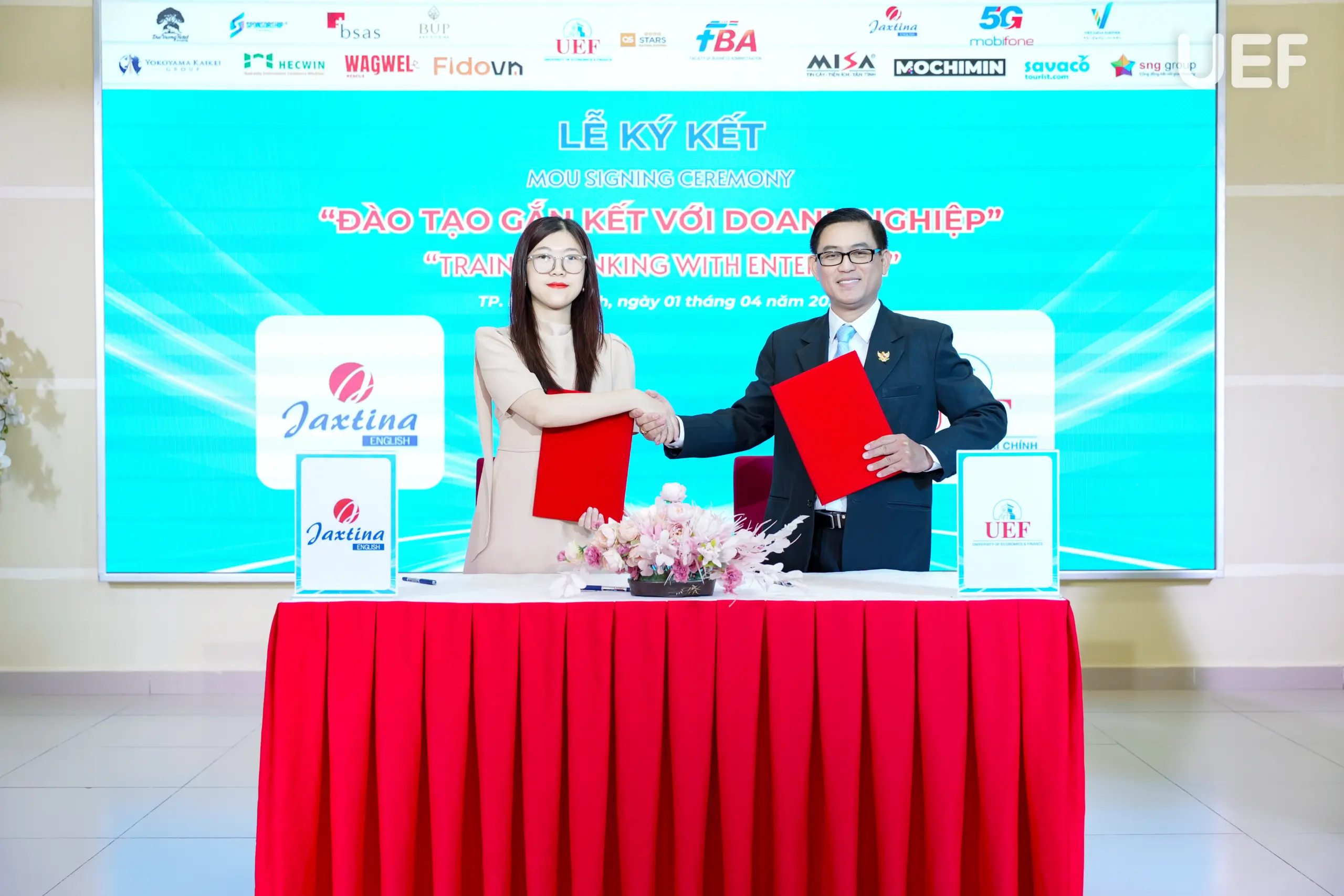 Jaxtina ký kết hợp tác chiến lược với Trường Đại học Kinh tế – Tài chính TP.HCM (UEF): Nâng chuẩn đầu ra Tiếng Anh cho sinh viên
